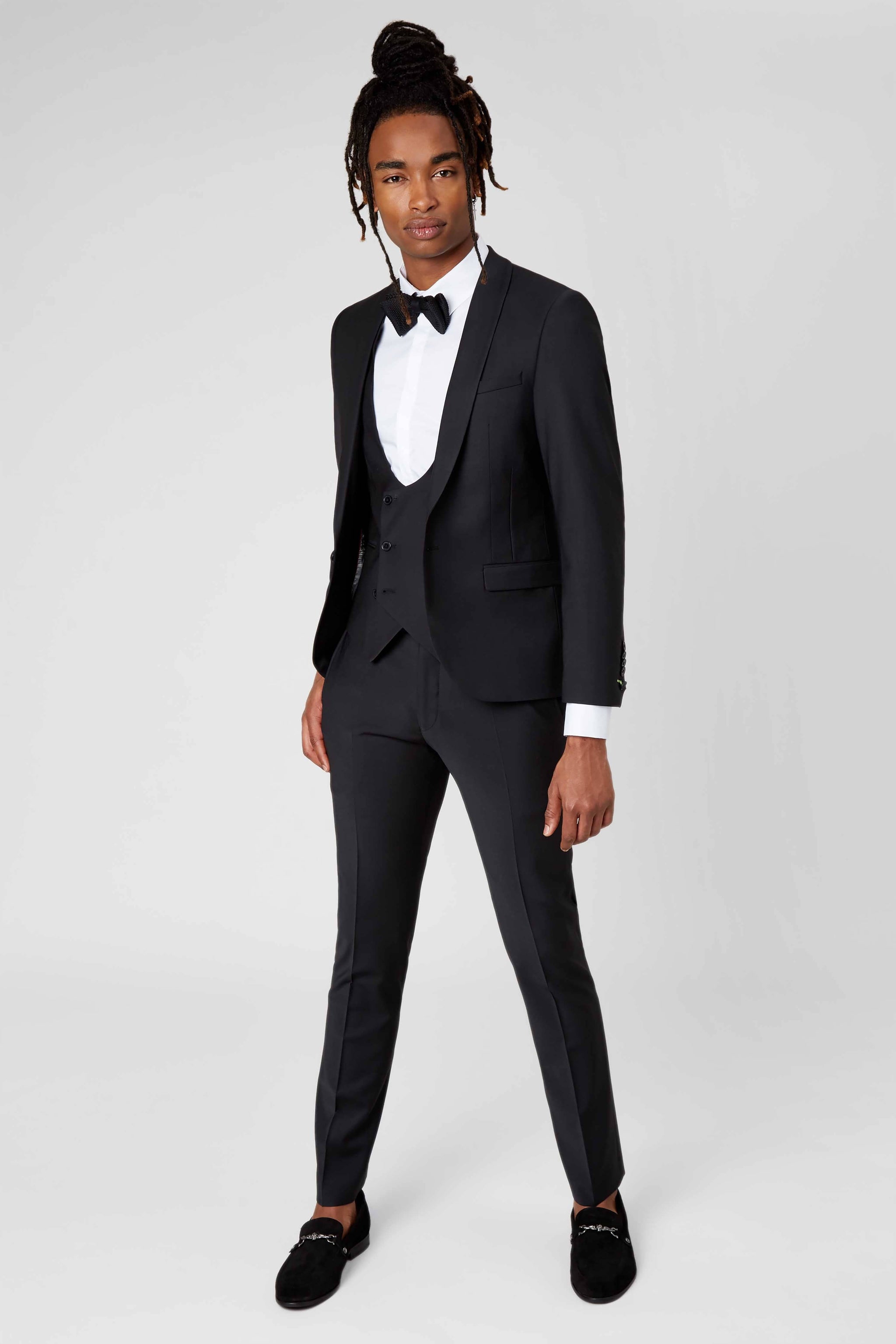 Skinny guy in suit fashion